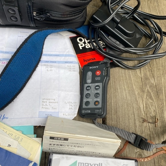 Vintage 1991 Sony Video 8 Handycam Video Camera WITH ORIGINAL RECEIPT FROM 1991 - Picture 15 of 16